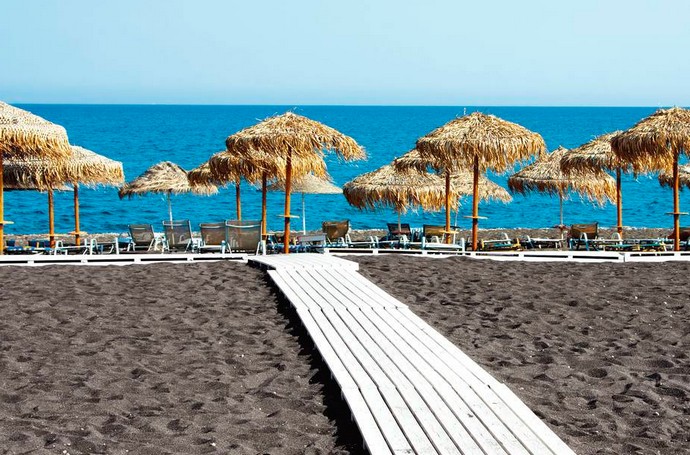 Perivolos beach in Santorini